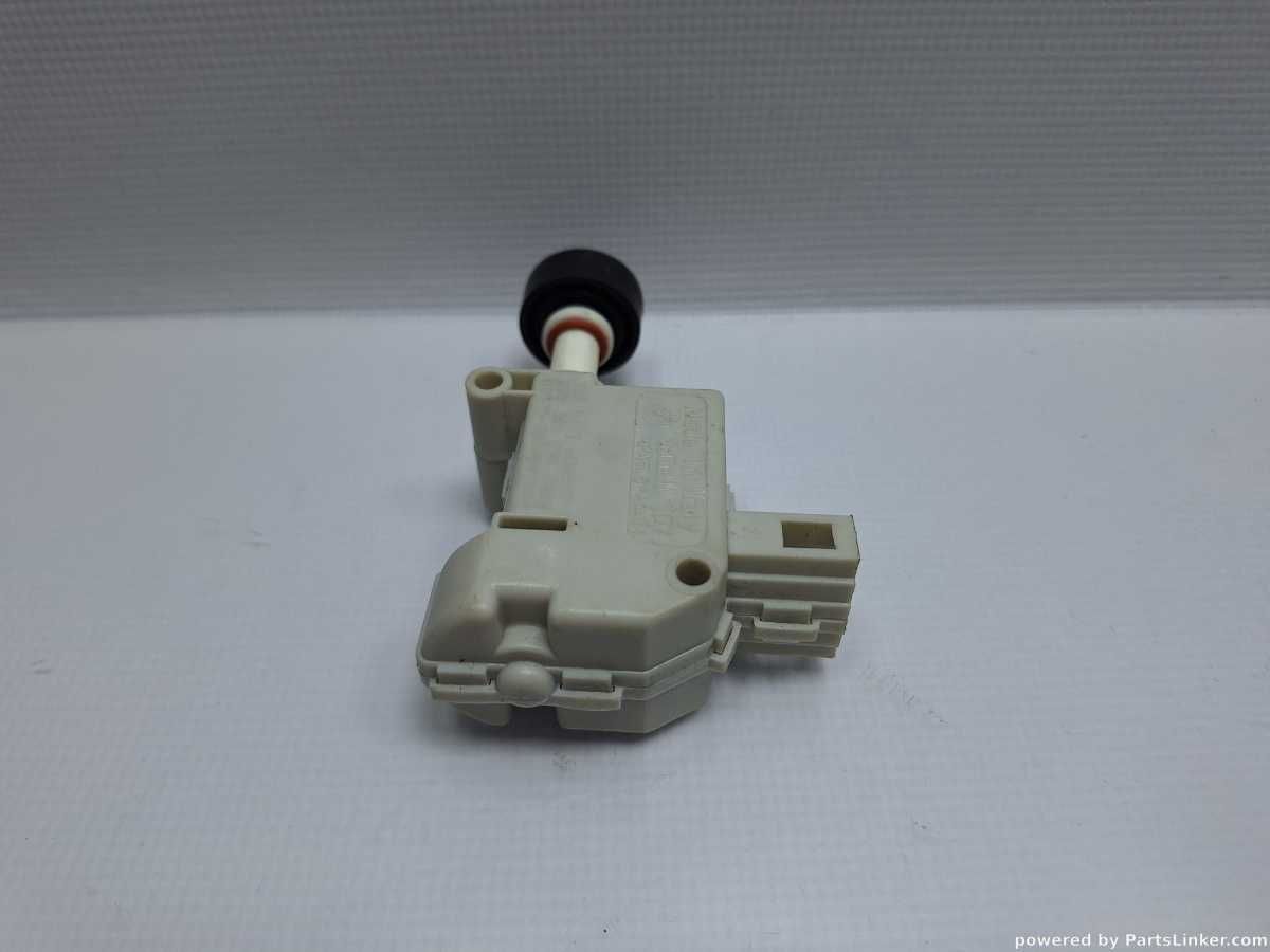 Actuator inchidere centralizata VOLKSWAGEN POLO (9N_) 2003 3B0959782A