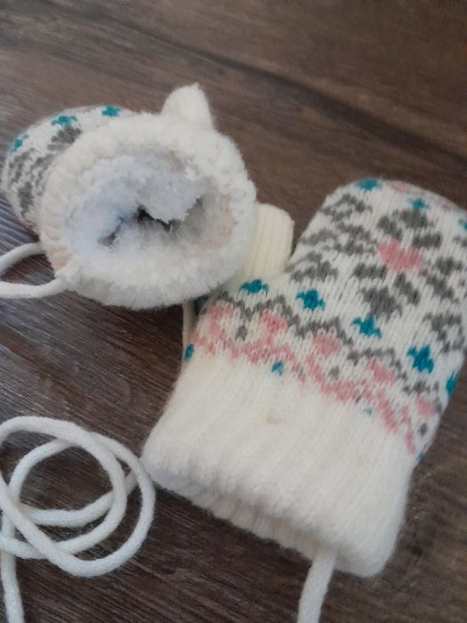 Топли бебешки ръкавици и пантофки