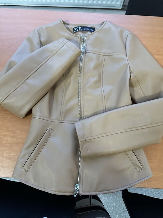Geaca imitatie piele Zara marimea xs