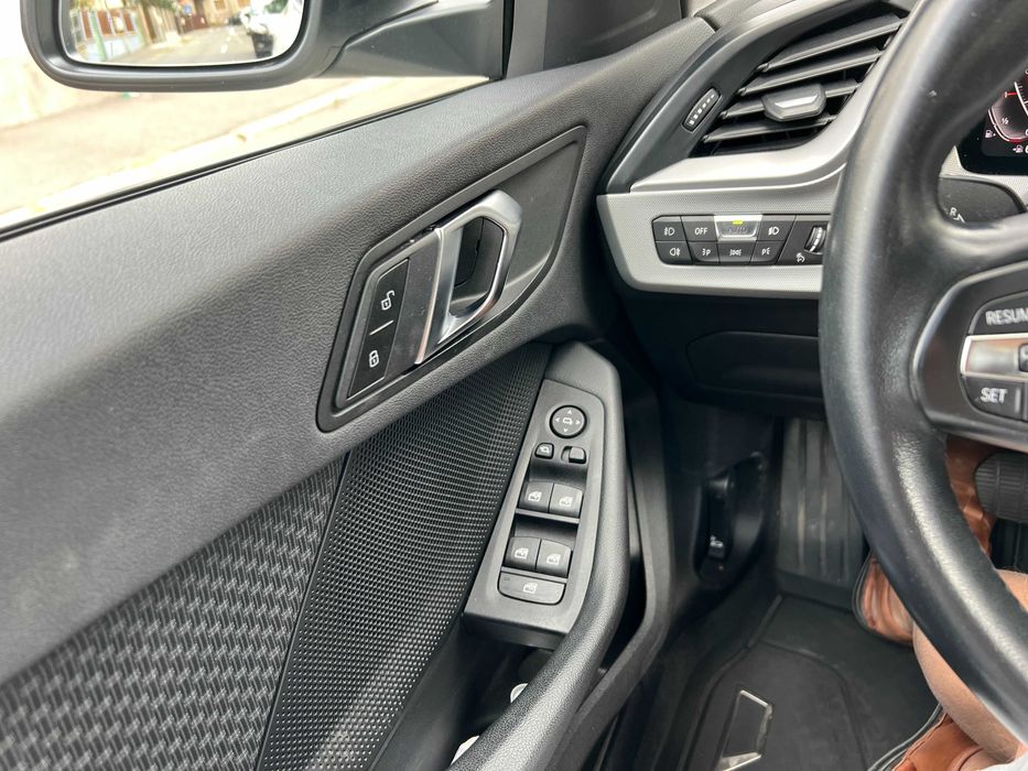 BMW Seria 1 118i HATCH Linia Model Advantage