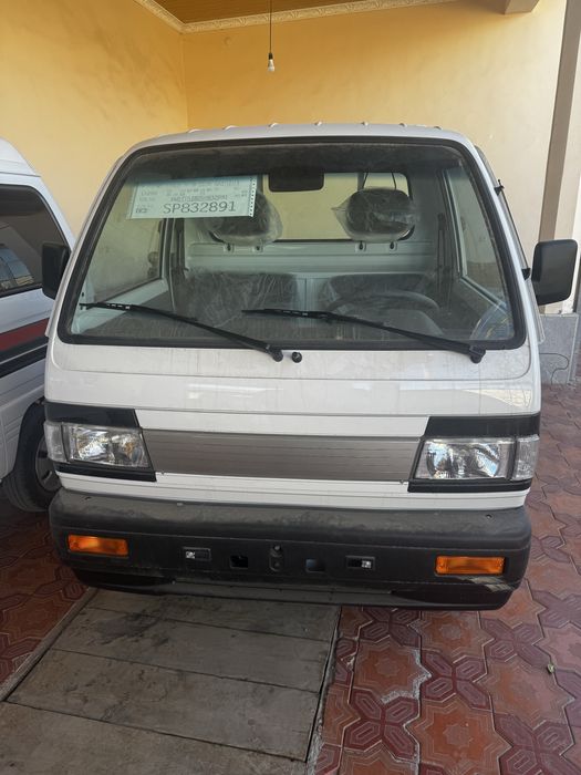 Лабо сотилади янги номир олинмаган! Колган малимотлар телефонда гаплаш