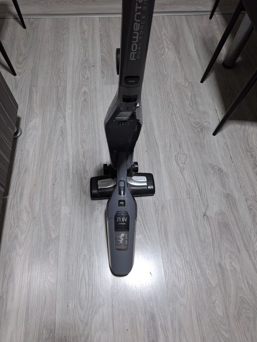 vand aspirator vertical Rowenta