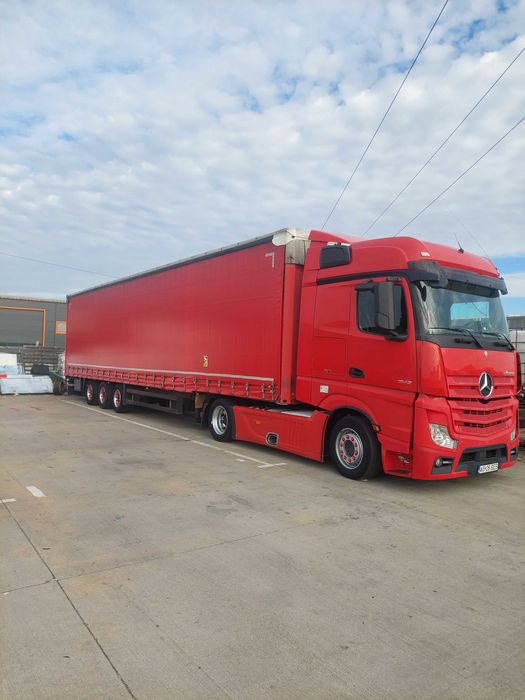 Cap tractor plus semiremorca