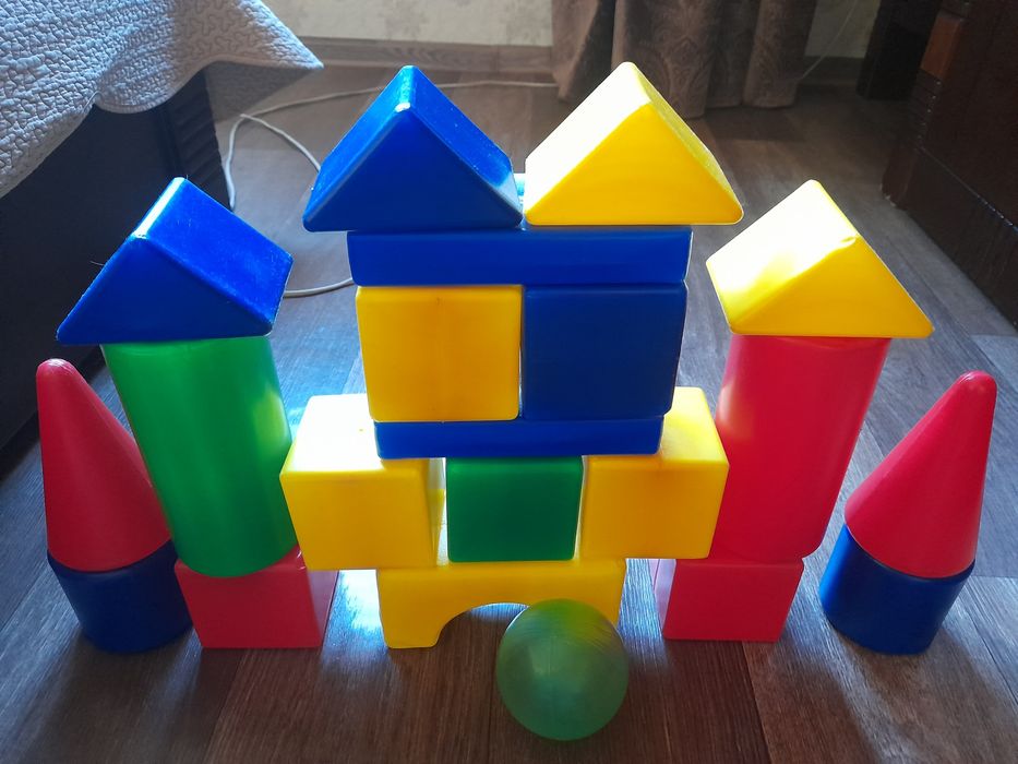 Различные фигуры для детей б/у+подарок