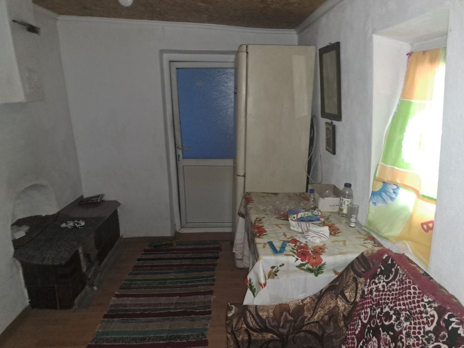 Vând casă bătranească 1269m²  URGENT
