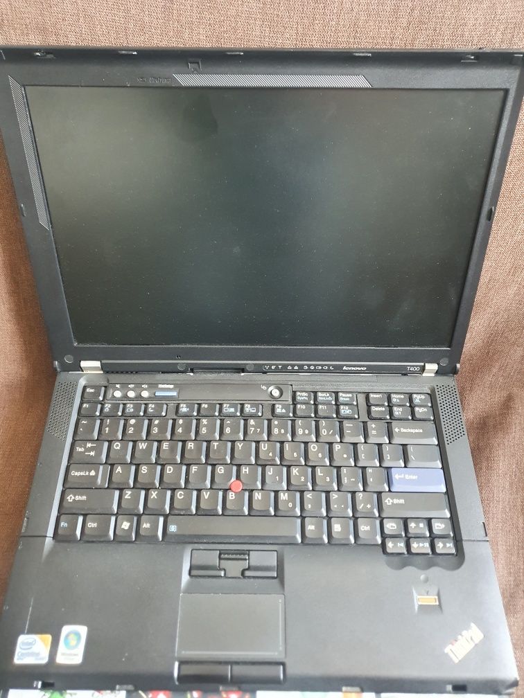 Dezmembrez laptop lenovo ibm thinkpad r60 si t400