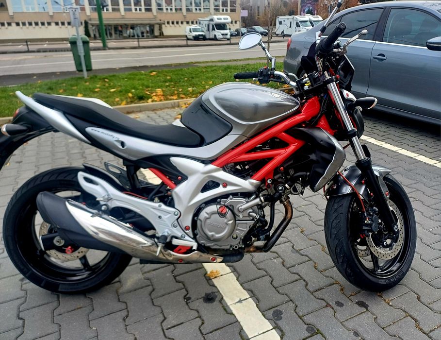 Suzuki Gladius Sv650,km 9430,bonus geaca moto!