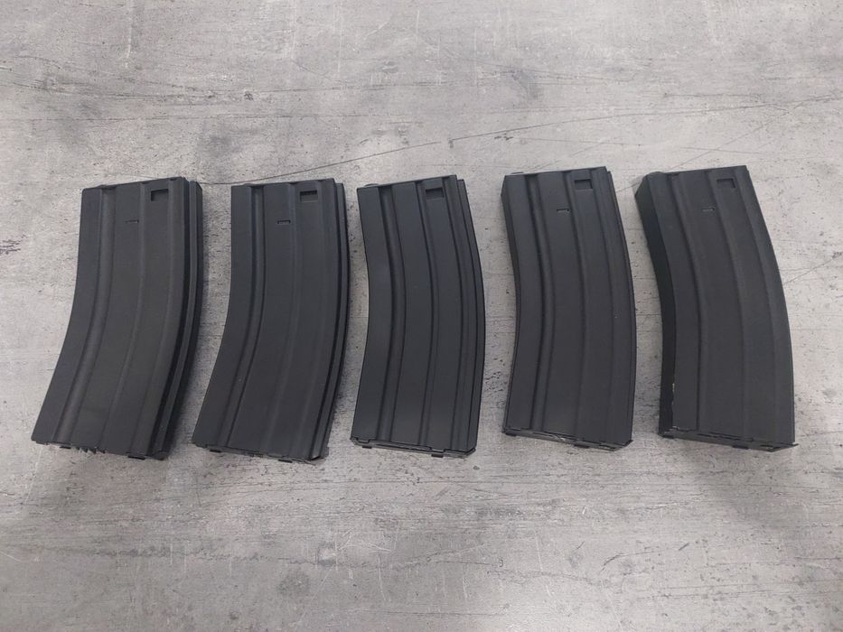5 incarcatoarea pentru M4