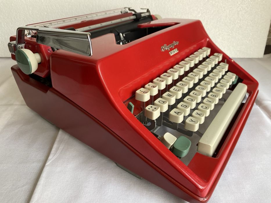 Masina de scris olympia monica