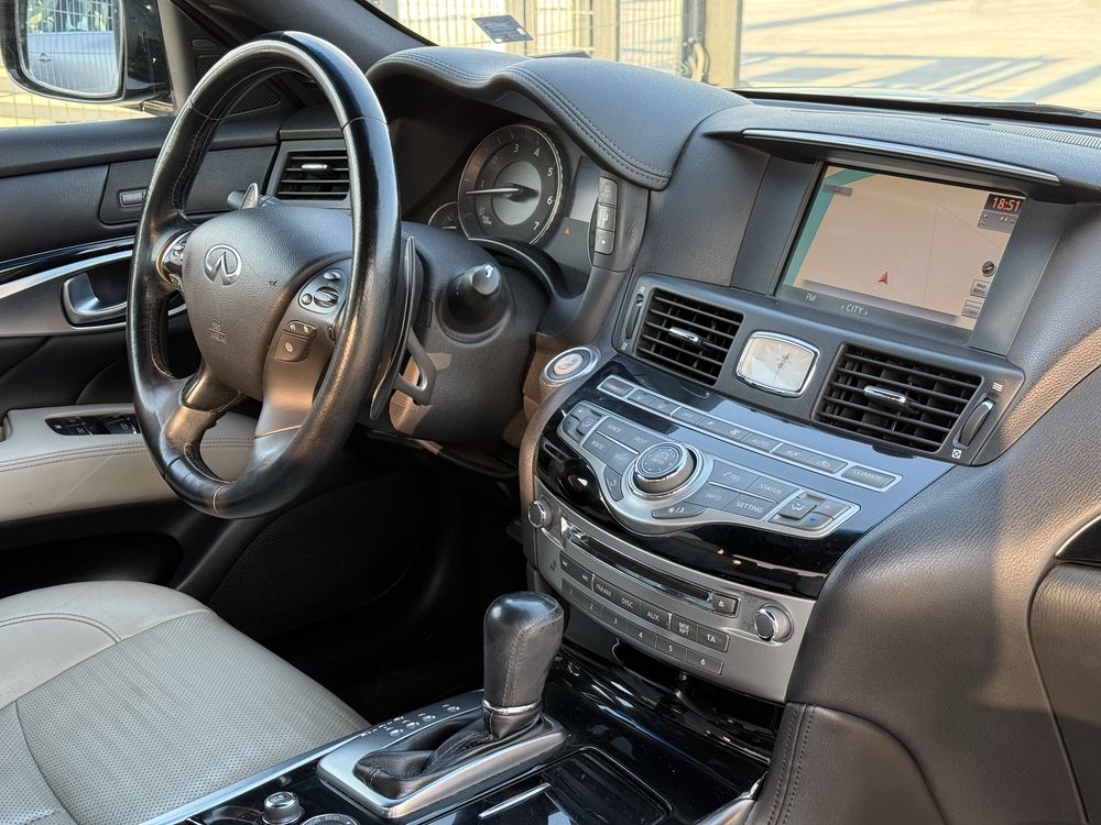Infiniti M 3.0D* 2012г* АВТОМАТИК* 4Х4* 130.000КМ*