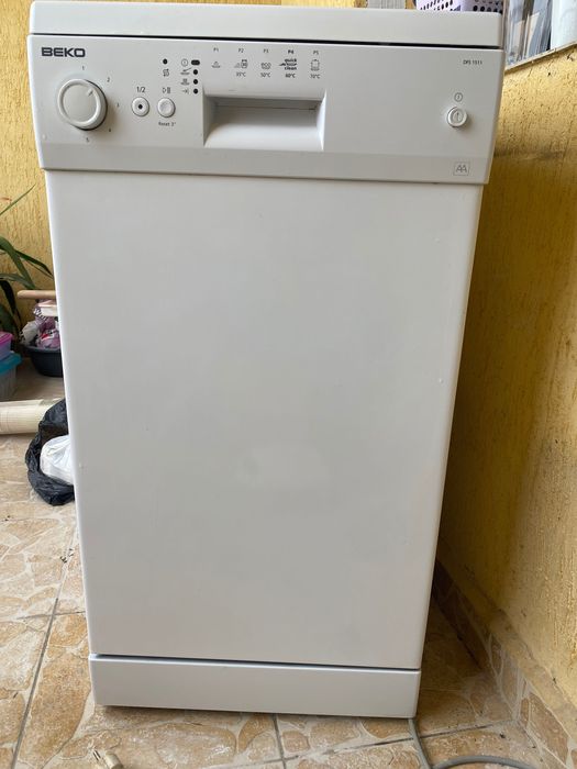 Продавам съдомиална BEKO