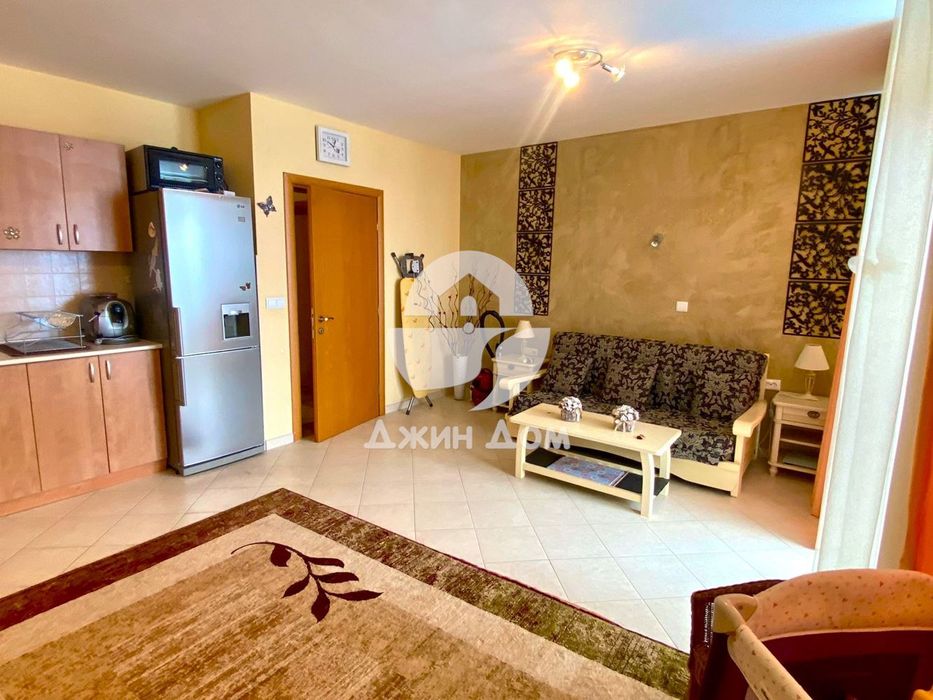 Продава се Двустаен апартамент в Свети Влас - 84 кв.м за 1608 €/кв.м - Снимка #2
