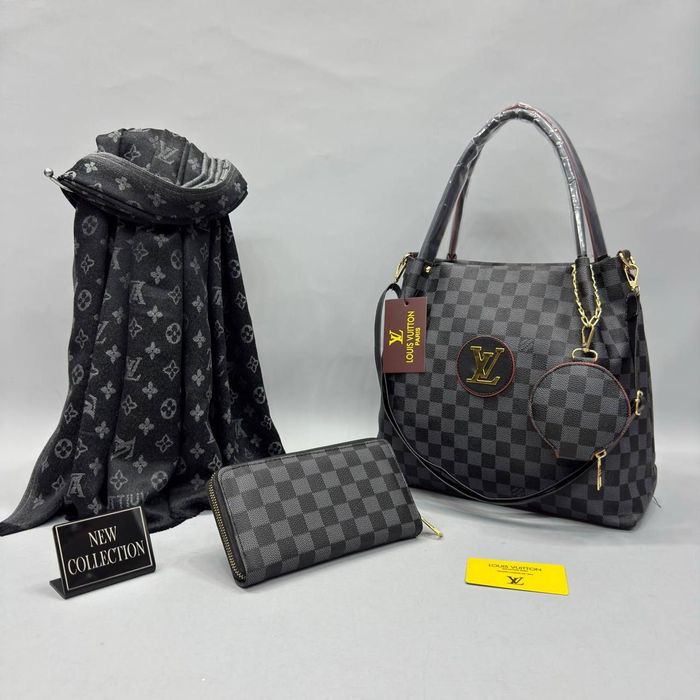 Set Poșetă, eșarfă și portofel