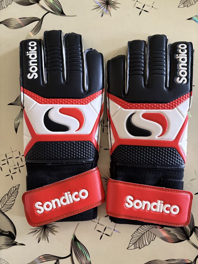 Вратарски ръкавици / Goalkeeper gloves - Sondico