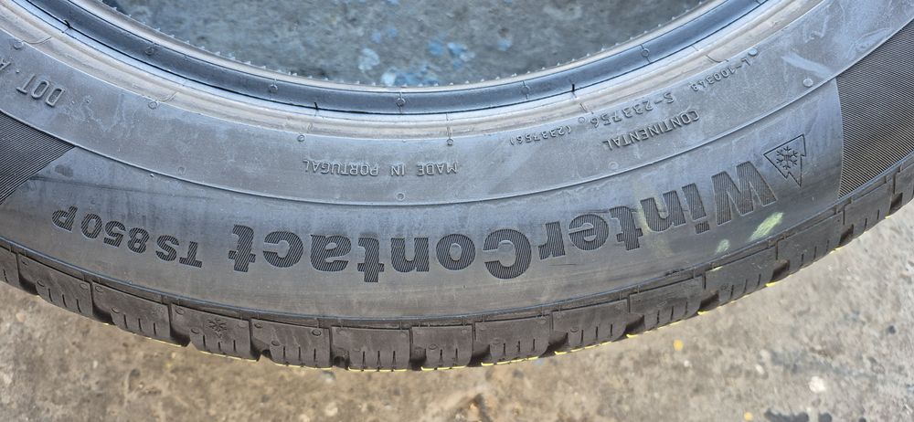 4 anvelope iarna Continental 225/55/19.Pretul este pe bucata