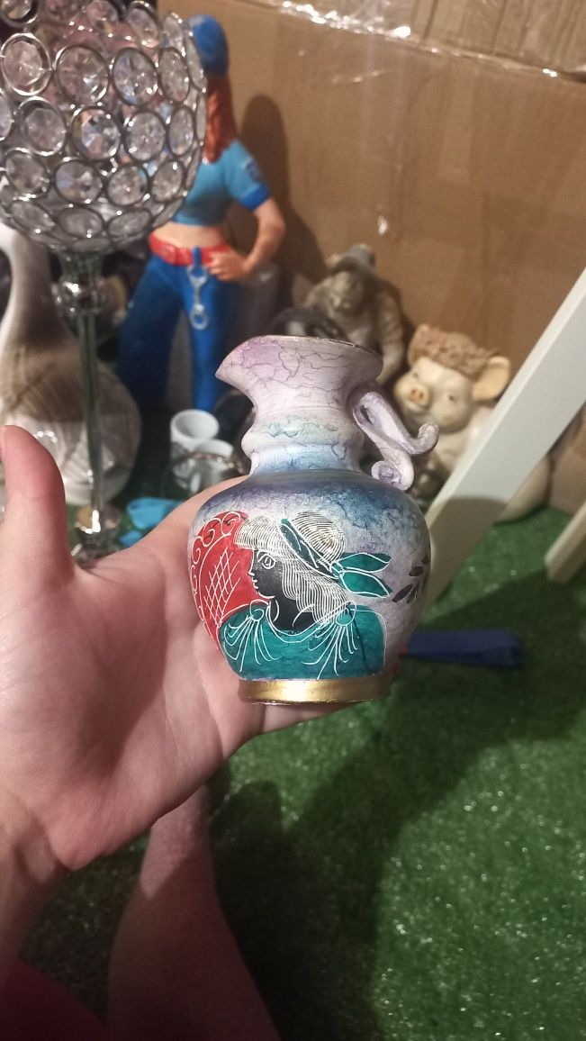 Малки съдчета ръчно рисувани