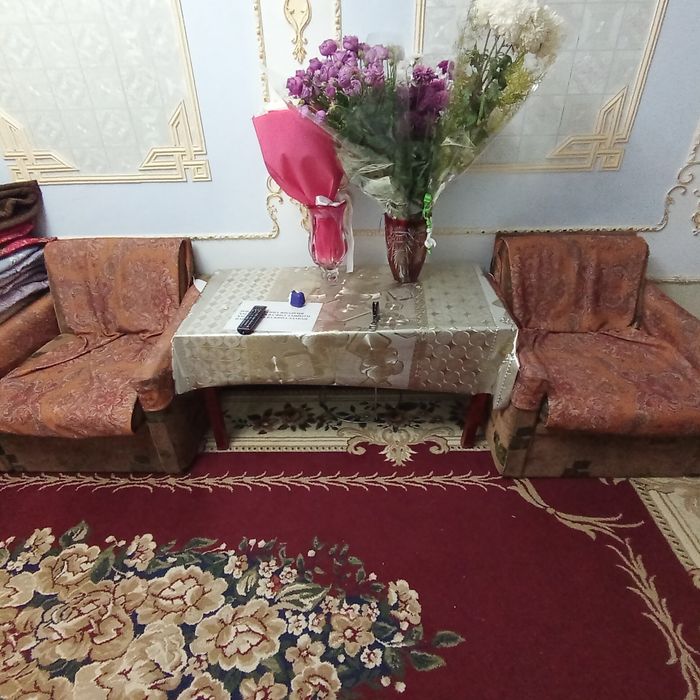 продается диван, 2 кресла и журнальный столик