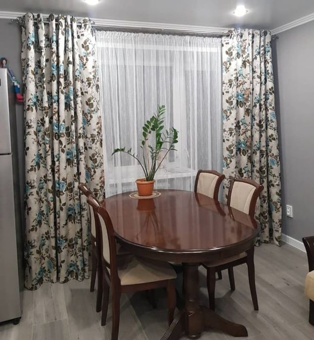 Продаю шторы с люверсами