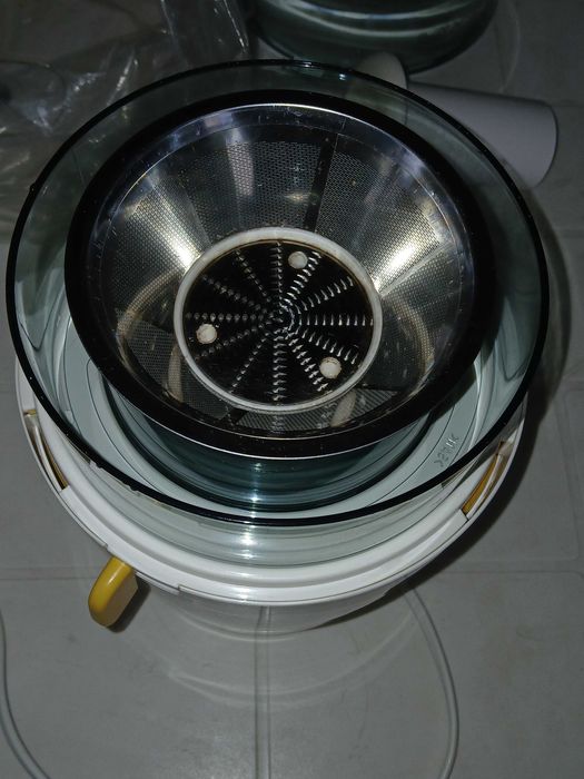 De vanzare storcator de fructe Moulinex Vitae ca Nou