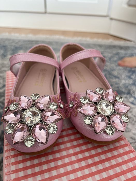 Туфли для девочки новые