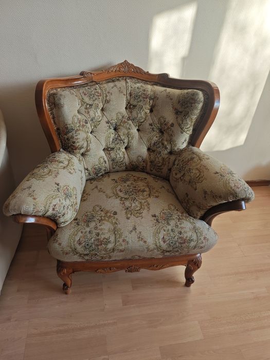 Румынский диван, кресла и столик