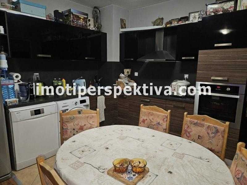 Продава се Тристаен апартамент в Пловдив, Кючук Париж - 105 кв.м за 1817 €/кв.м - Снимка #1
