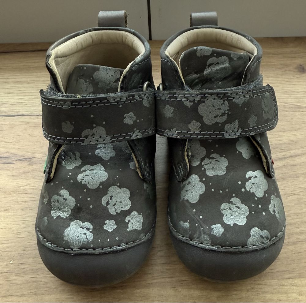 Incaltaminte Kickers