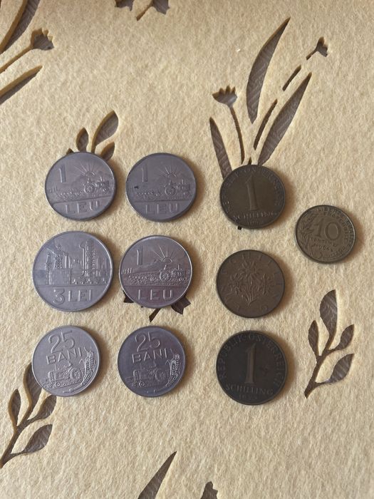 Различни стари монети