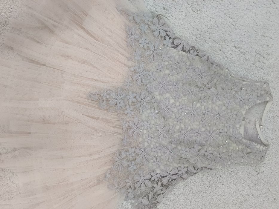 Продам платье для девочки