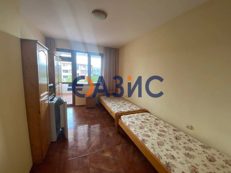 Голям 4-стаен апартамент без такса поддръжка, Слънчев Бряг, България,