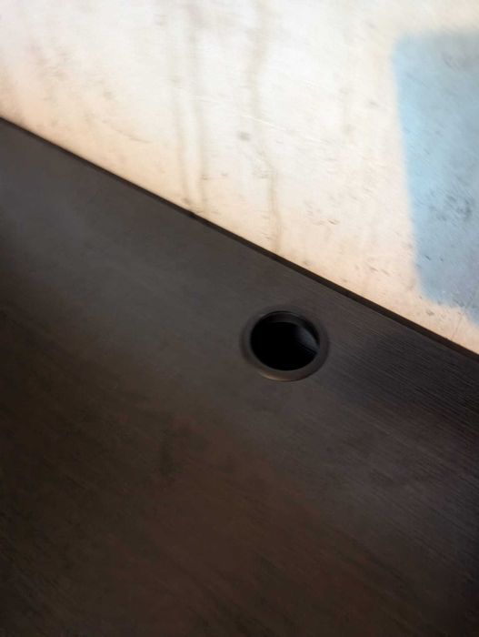 Birou Ikea picioare metalice, cu sertar maro inchis
