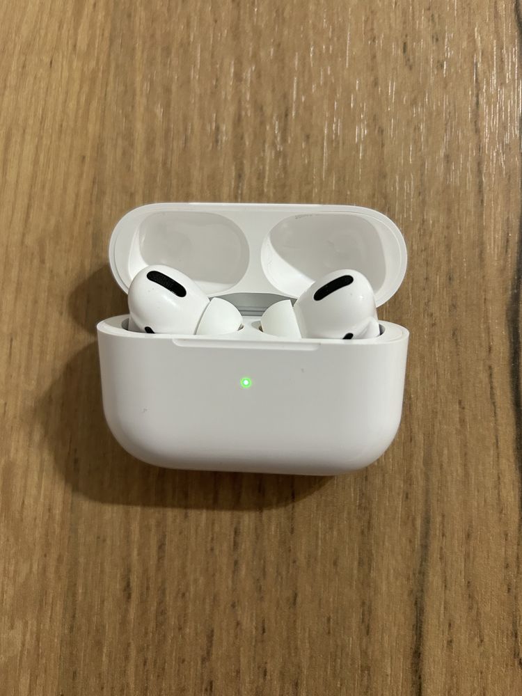 Продаю AirPods pro