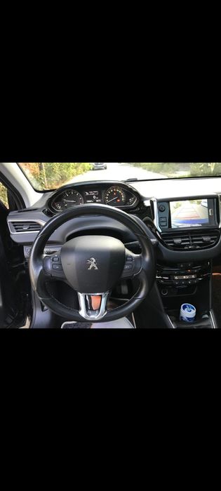 Peugeot 208.2016