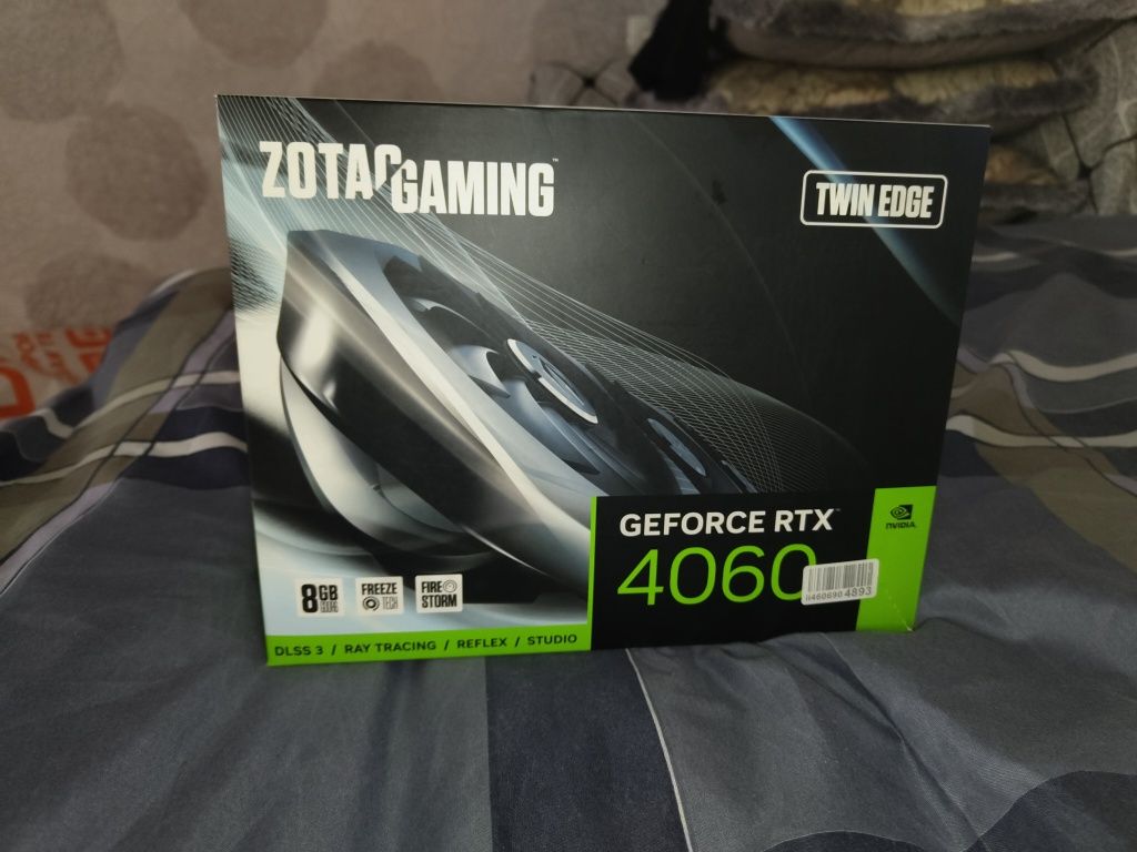 ZOTAC GAMING RTX 4060 Twin Edge 8GB в идеальном состоянии