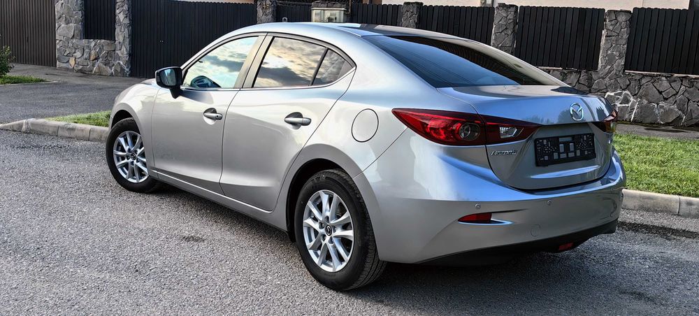Mazda 3 * Benzina aspirat * Navi * Senzori * 2014 * Keyless