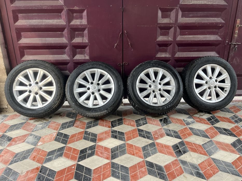 Продаётся диски с балонами от LX570 оригинал 4шт
