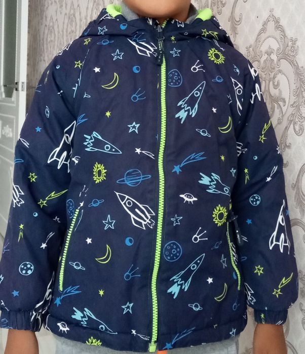 Продам осенний куртку