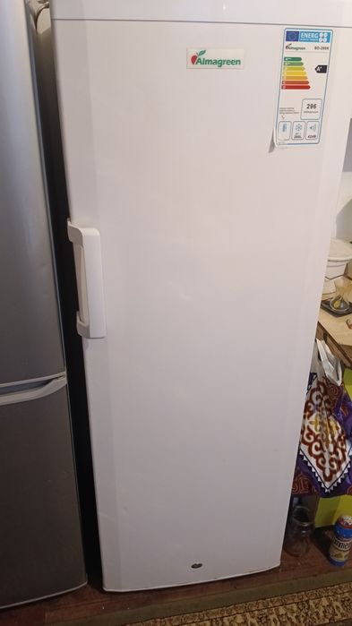 Морозильник стоящий