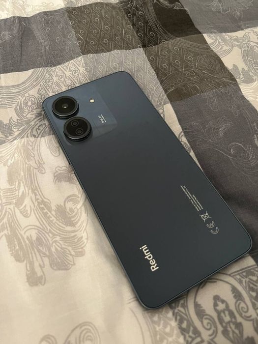 Срочно продаю телефон redmi 13C