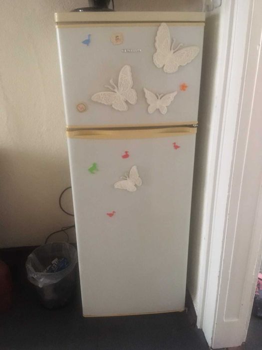 Хладилник Crown с забележка