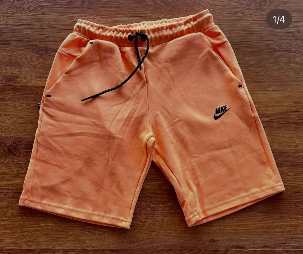 Мъжки,памучни къси панталонки Nike в оранжево с активен,заден джоб