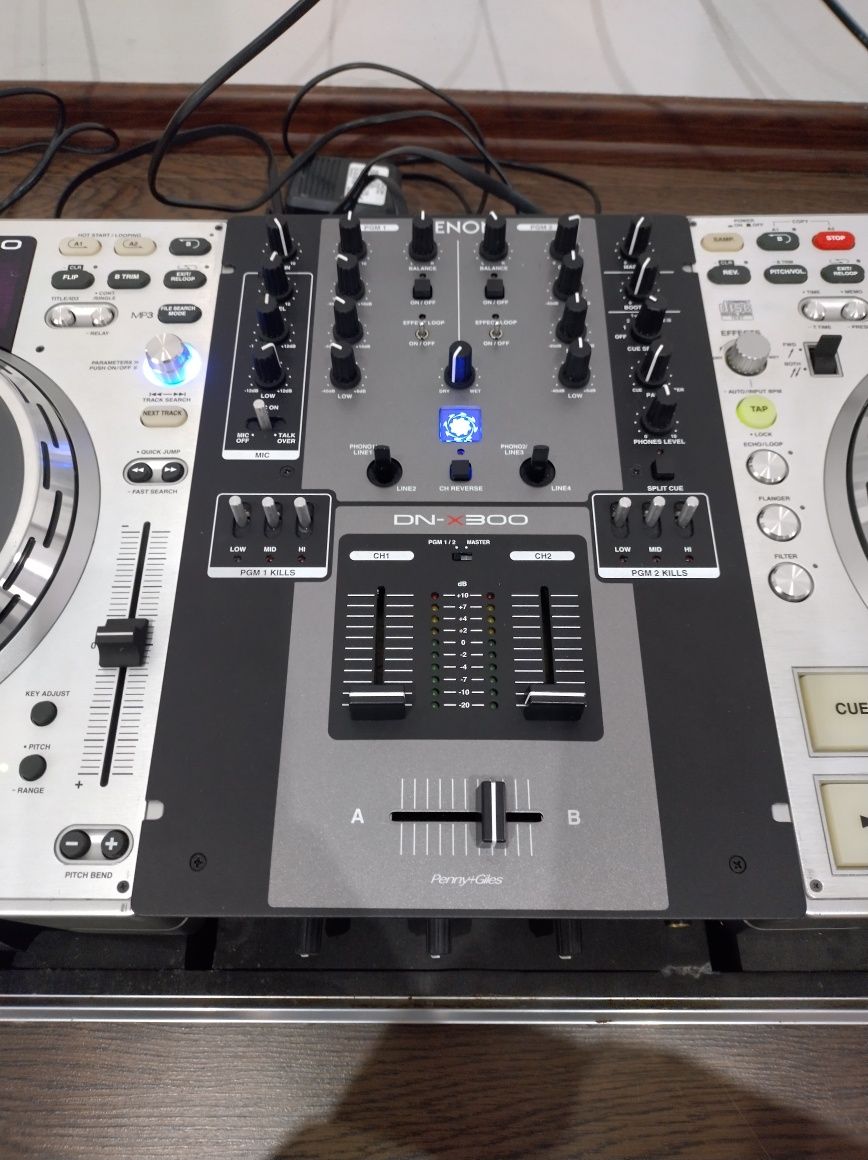 Denon DJ Set console si mixer+ flight case