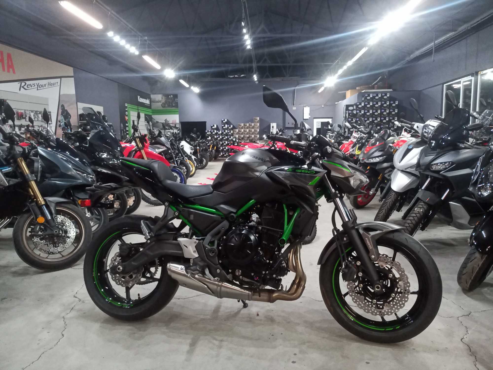Kawasaki Z650 model 2025 - 0km - livrare Kawasaki Constanta