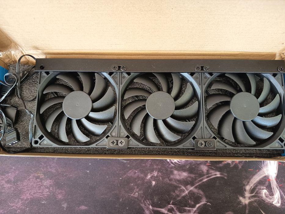 Ventilator triplu pentru placa video, Cooler CPU Aigo lumini RGB