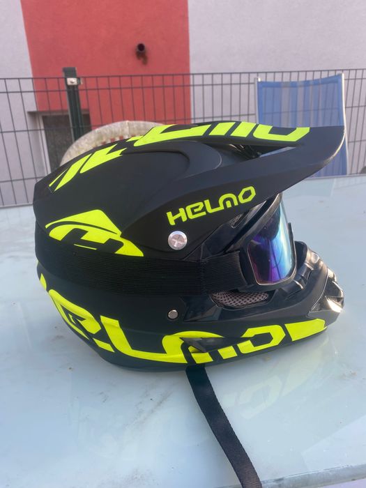 Vând cască pentru cross