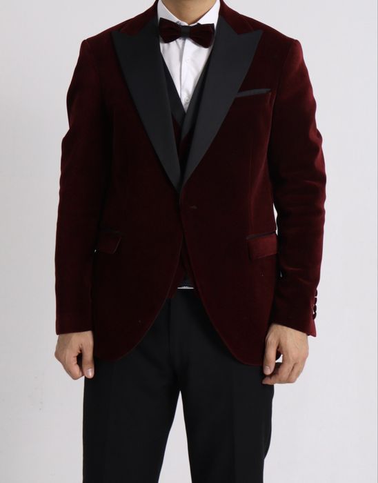 Смокинг бордовый