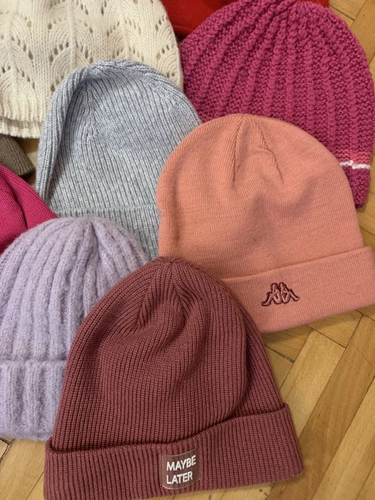 Шапки различни цветове