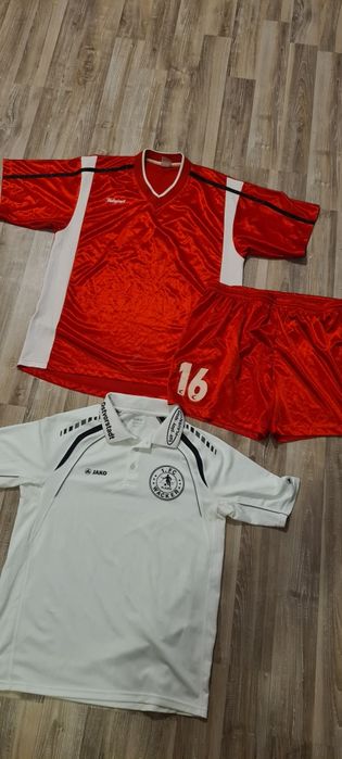 8 tricouri echipe fotbal