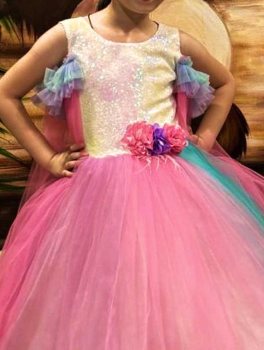 Rochie prințesa cu crinolină