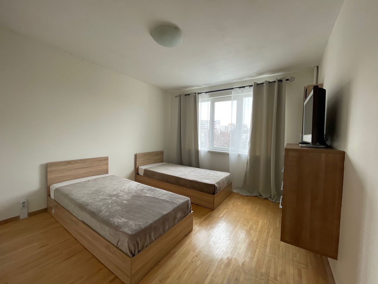Продава се Тристаен апартамент в София, Люлин 6 - 68 кв.м за 2206 €/кв.м - Снимка #4